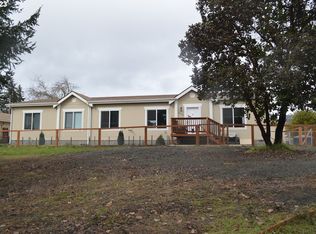 208 Moon Hill Rd, Tenmile, OR 97481