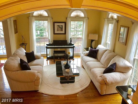 5th image of 9978 Foxborough Cir