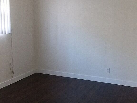 2nd image of 1008 W 24th St APT 104