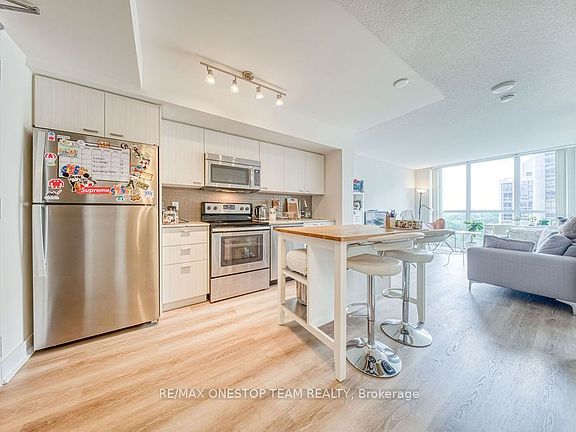 5th image of 88 Sheppard Ave E #811