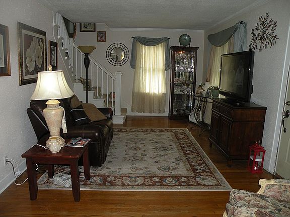 5th image of 3421 Oakwood Ave