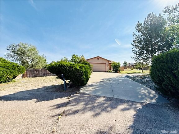 2nd image of 910 S Elgin Court