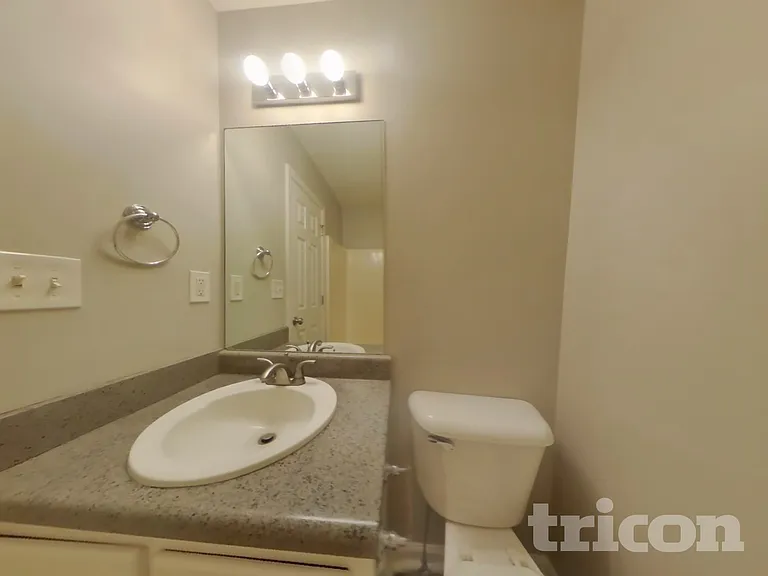 230 Ashbury Ct — Photo 12