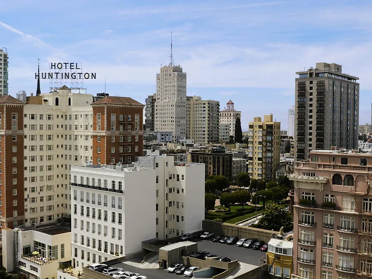 Pinnacle at Nob Hill — Photo 24
