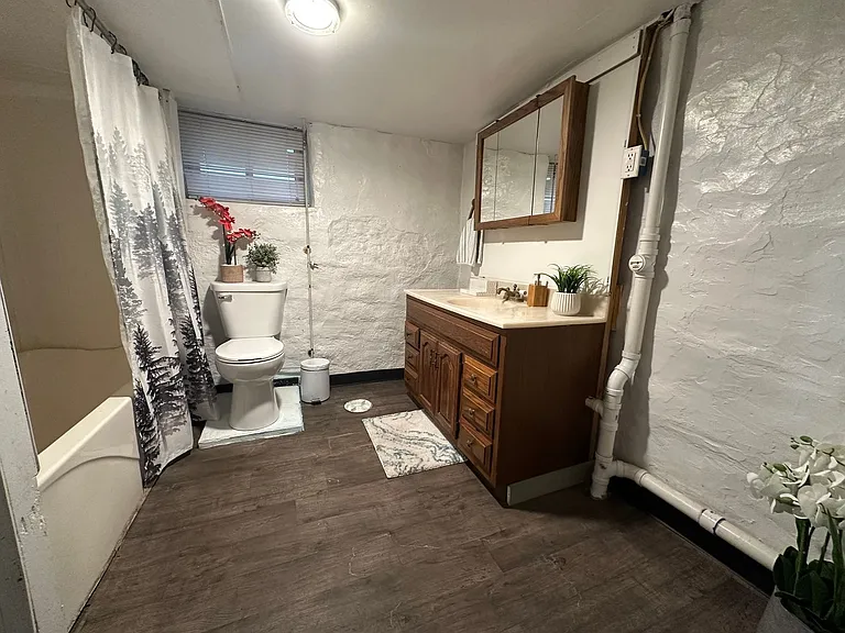 1027 Lincoln St — Photo 16