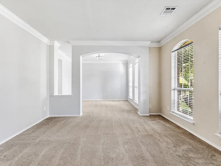 1121 London Dr — Photo 11