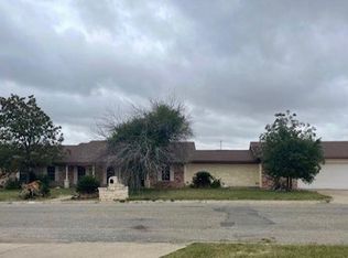 303 N Broadview St, Del Rio, TX 78840