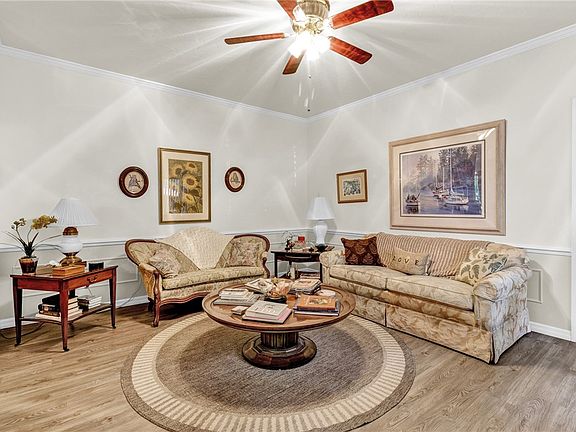 3rd image of 671 S Centre Ct SW APT 101