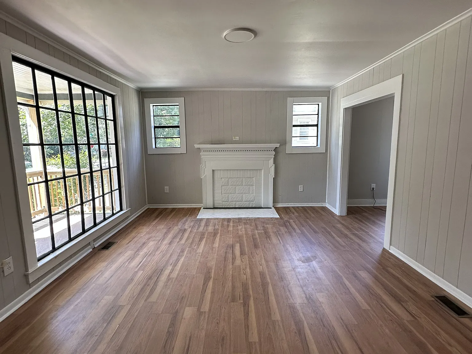 2 bed, 1000 sqft, $1,100 — Photo 2