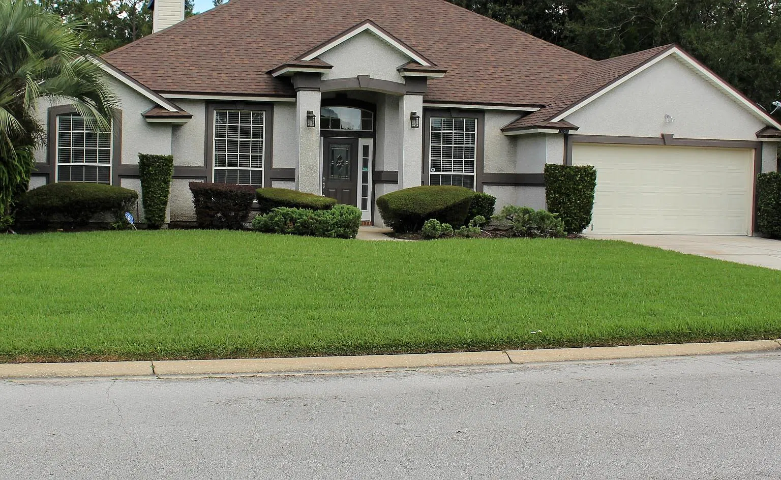 4 bed, 2250 sqft, $2,995 — Photo 2