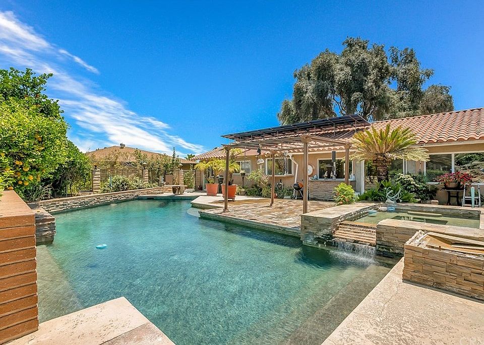 1st image of 3578 La Reata Dr