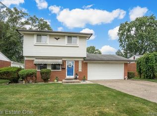 39553 Rambler Dr, Sterling Heights, MI 48313
