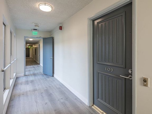 2nd image of 937 3rd St APT 306