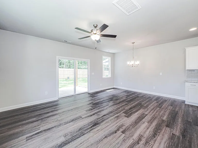 312 Conrad Ln — Photo 6