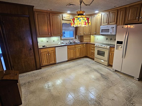 2nd image of 5044 Rhodesdale Vienna Rd