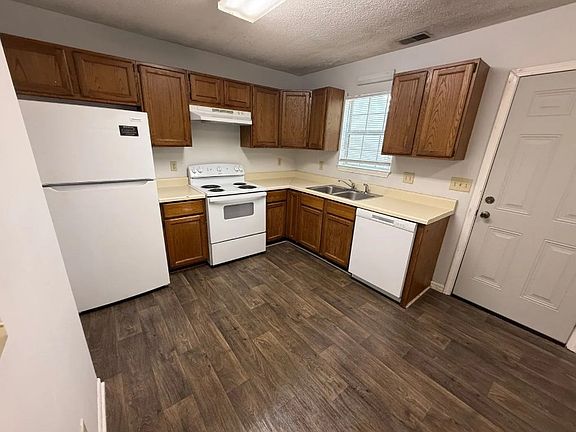3rd image of 208 Wynn Way
