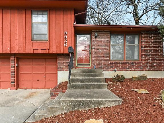 2nd image of 9936 W 95th St