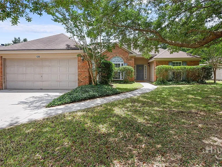 139 Pampas Dr — Photo 1
