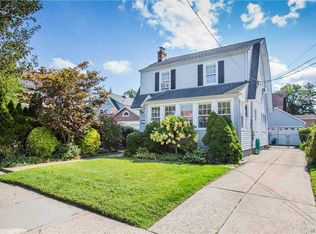 250-46 41st Dr, Little Neck, NY 11363