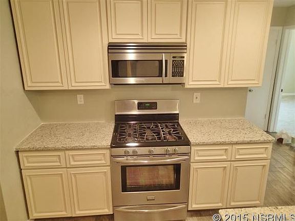 3rd image of 2807 Saxon Dr