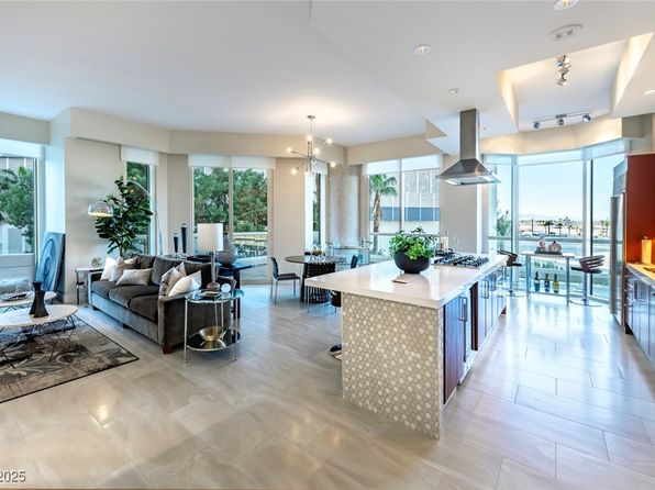 2747 Paradise Rd UNIT 206