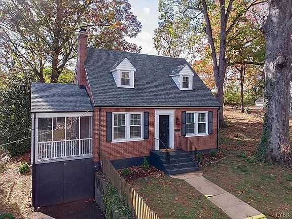 5th image of 203 McMaster Rd