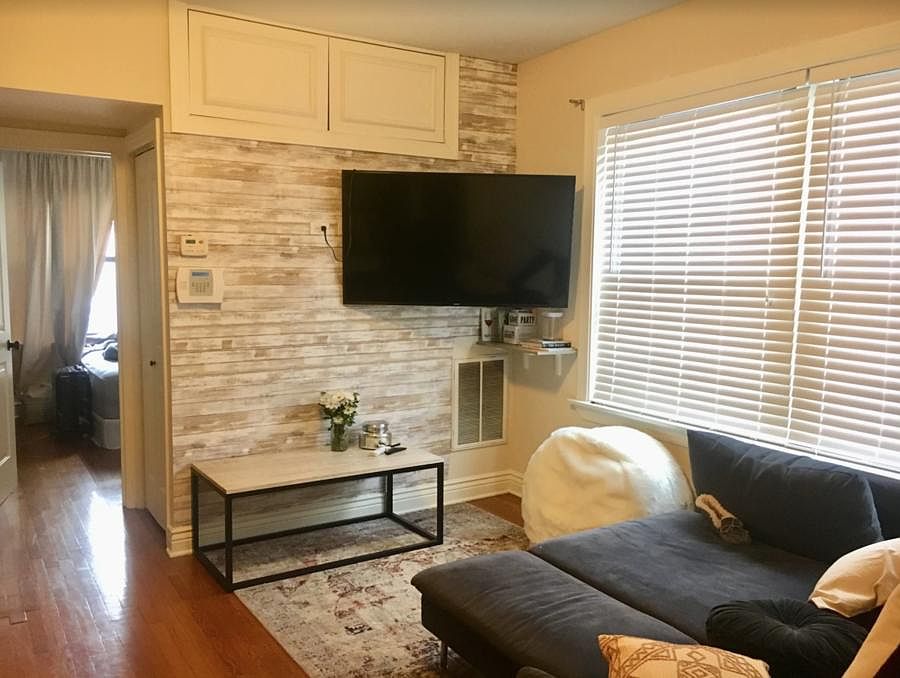 1st image of 3440 N Lakewood Ave #2