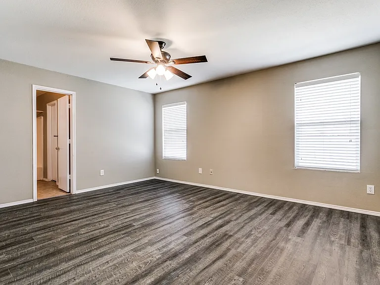 9608 Woodrow Wilson Dr — Photo 12