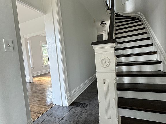 4th image of 300 Douglas Ave #300