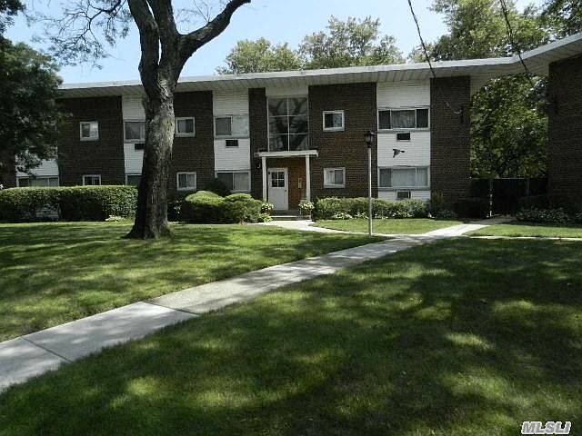 1st image of 125 Hempstead Gardens Dr APT J1a