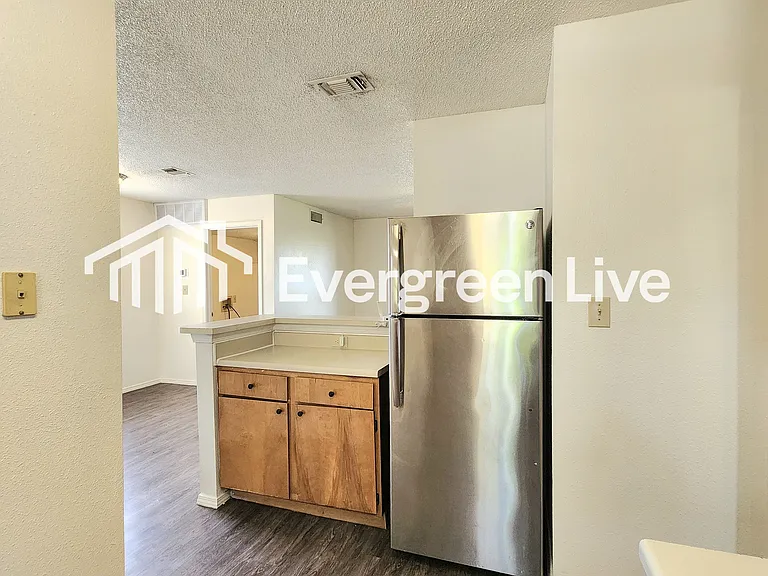 2240 Zuni Ct — Photo 8