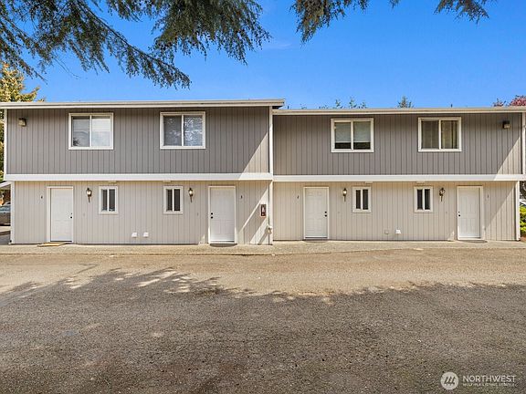 3rd image of 4617 80th Street NE