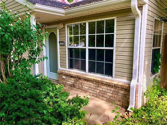3rd image of 1636 N Timberline Dr