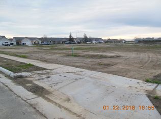 000 Troutdale Ln, Riverdale, CA 93656