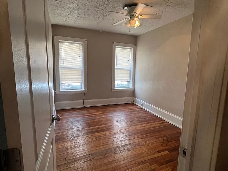 2845-2849 Mayfield Rd — Photo 3