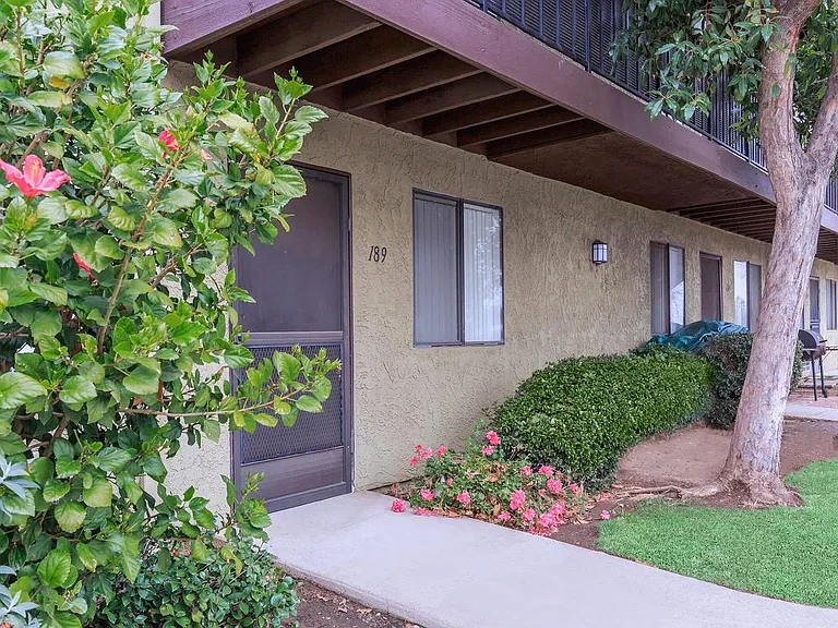 Heritage Park Alta Loma 55+ — Photo 21