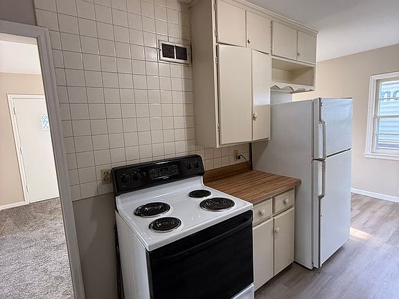 3rd image of 806 N 2nd St
