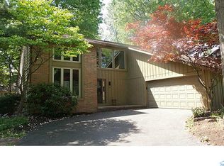 7074 Dunstans Ln, Toledo, OH 43617