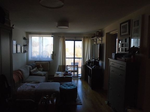 2nd image of 7552 113th St APT 3R