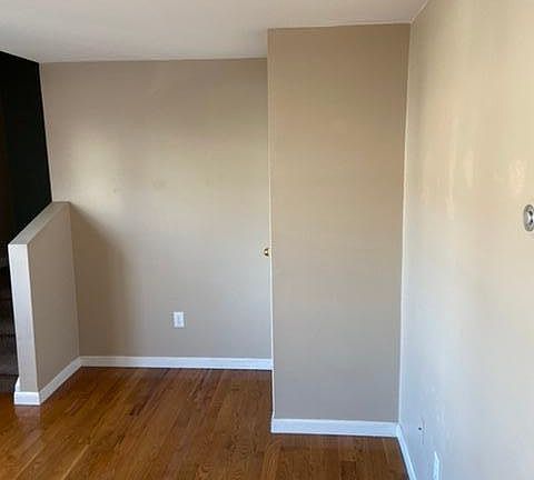 4th image of 14 Wyman St