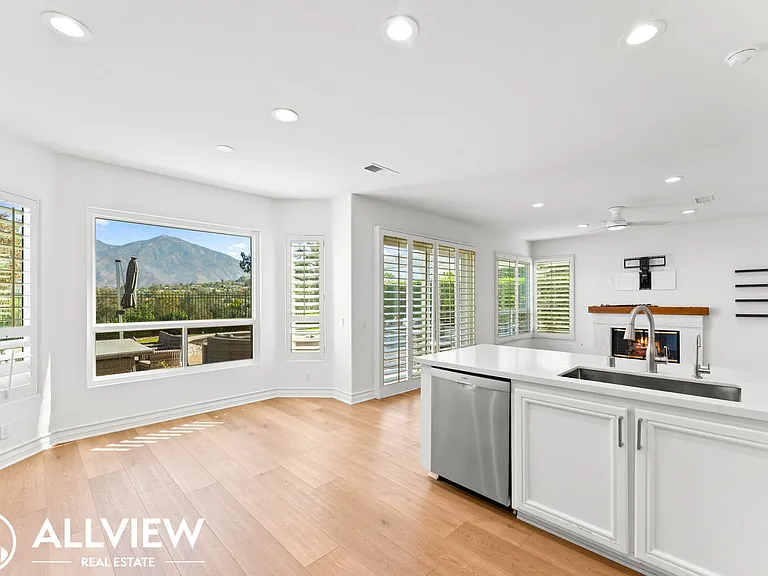 15 Summitcrest — Photo 23