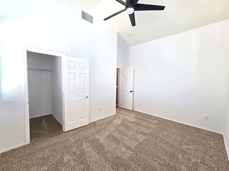 6566 Brooklyn Heights St — Photo 21