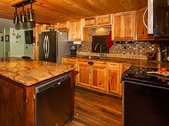 3rd image of 5622 Wolfenbarger Ln