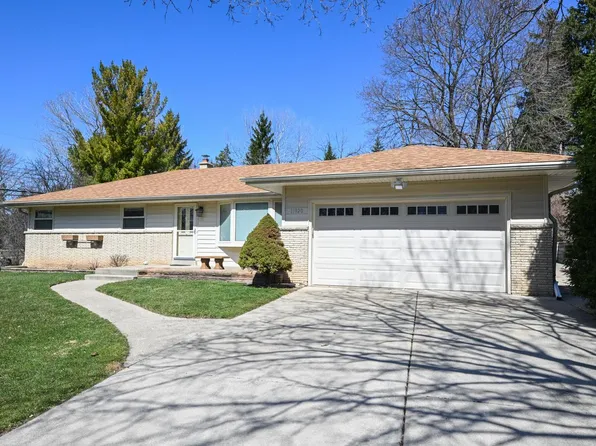 11920 West Arthur STREET, Milwaukee, WI 53227