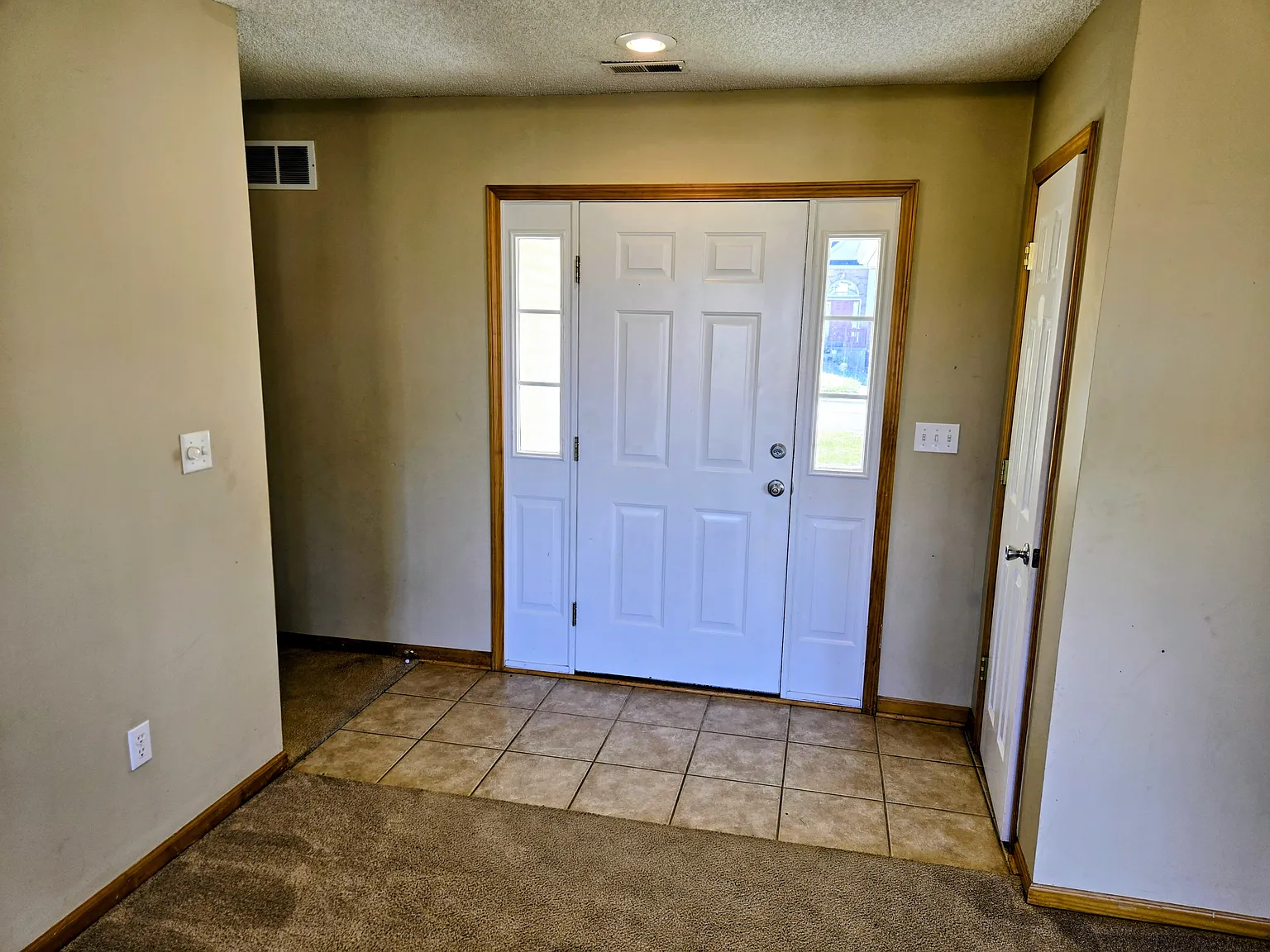 3 bed, 1348 sqft, $1,750 — Photo 3
