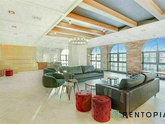 4th image of 187 Kent Ave #430