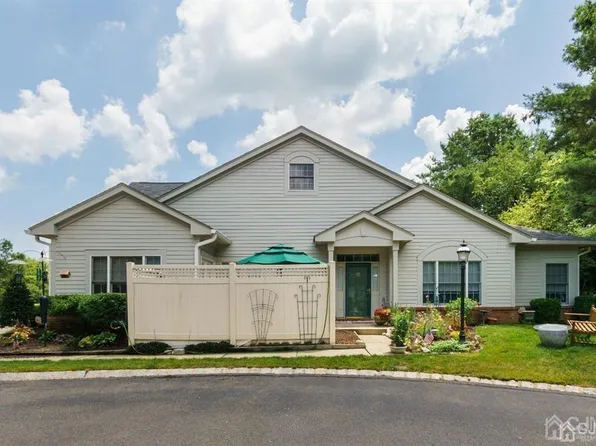 10 Conifer Ct, Princeton, NJ 08540