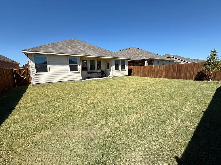 5119 Penrose Dr — Photo 24