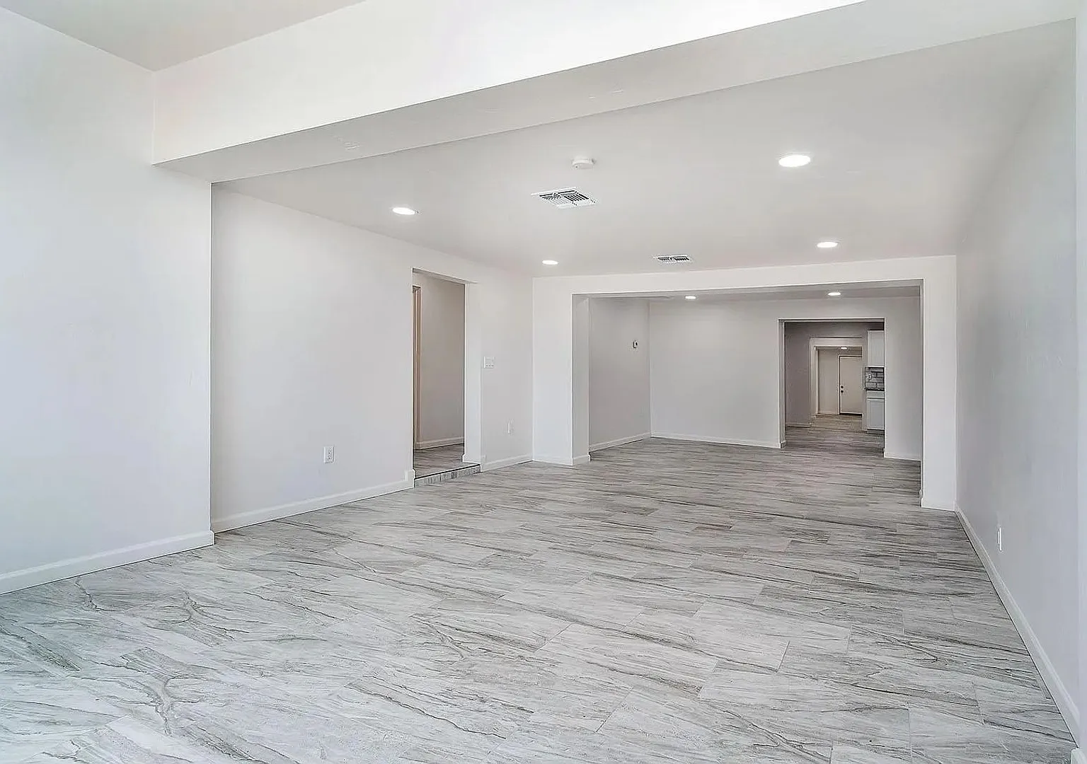 1017 E. West Circle Dr. — Photo 1