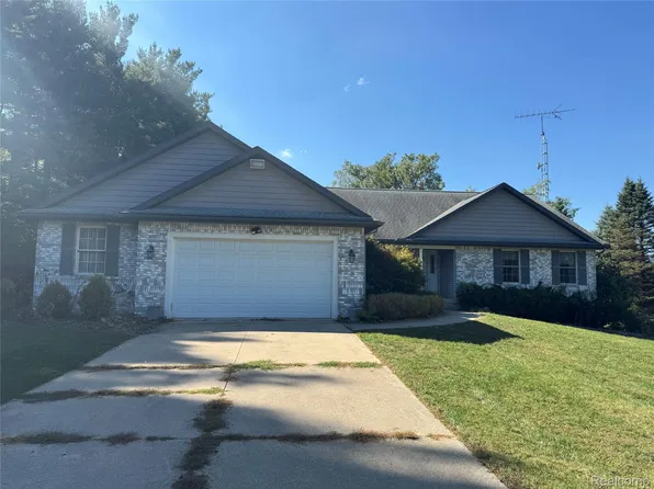 3198 Leeomi Dr, Britton, MI 49229